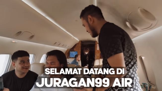 Artis naik private jet Juragan 99 [YouTube:Juragan 99 vs Shandy]