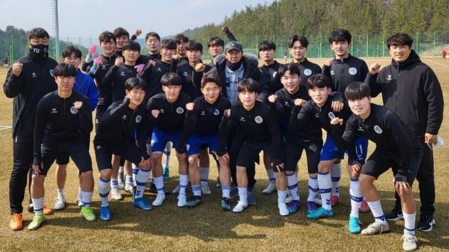 Kalahkan Timnas Indonesia U-19, Tim Yeungnam University Ditraktir Shin Tae-yong