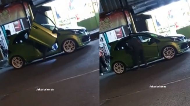 Pria Modifikasi Pintu Mobil Bak Lamborghini, Warganet Ketar-ketir Copot. (Instagram/jakarta.keras)