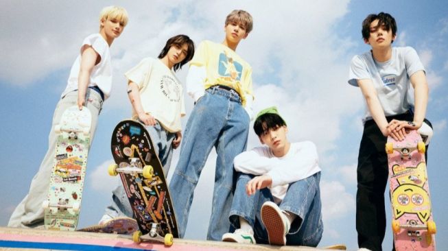 TXT Jadi Boy Group K-Pop Pertama yang Debut di Chart Song Breaker Billboard