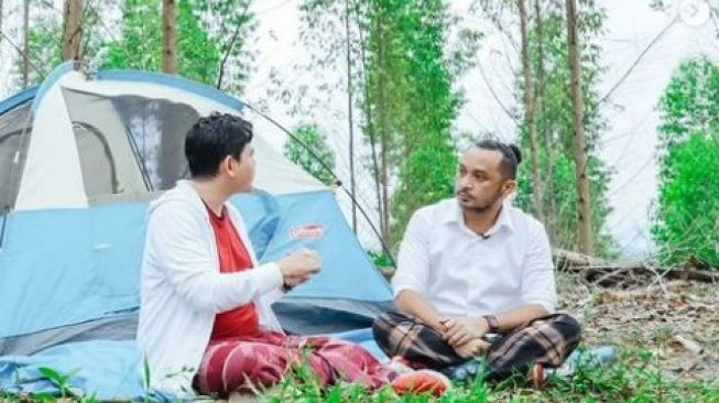 Tiru Jokowi, Giring Sarungan dan Kemah di IKN: Ingin Merasakan Ngantor di Sini