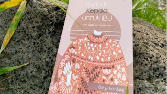 Ulasan Buku Mencari Kepala untuk Ibu, Pembukaan Kisah yang Memukau