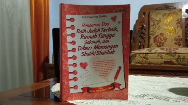 Ulasan Buku Himpunan Doa Raih Jodoh: Kumpulan Doa yang Bermanfaat bagi Umat Islam