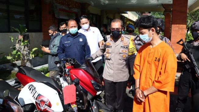 Kacau! Umurnya Baru 23 Tahun, Pemuda Bali Ini Curi 21 Motor Lalu Dijual, Duitnya Buat Main Judi Online