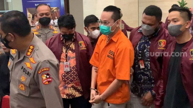 Minta Maaf  Atas Penipuan Binomo, Indra Kenz Bawa-bawa Orang Tua: Tidak Pernah Mengajarkan Saya Menipu