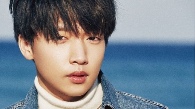 Tidak Comeback namun Jadi MC untuk Grup Lain, Penggemar Jeong Sewoon Protes