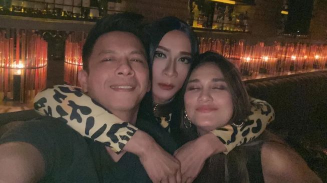 Aming, Luna Maya, dan Ariel NOAH di ulang tahun BCL (Instagram/@amingisback)
