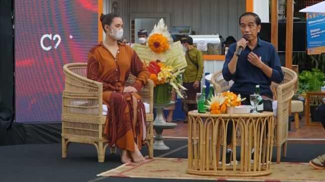 Presiden Jokowi dan Raisa di acara pembukaan Festival Joyland Bali 2022, Jumat (25/3/2022). [dokumentasi pribadi]