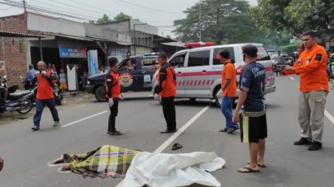 Senggolan dengan Truk, Pemotor Tewas Kecelakaan di Jalan Gedangan Mojokerto