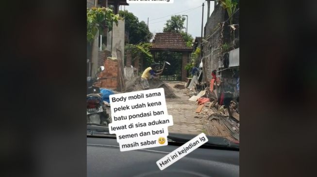 Curhat Pemobil Punya Tetangga 'Usil', Taruh Material Bangunan hingga Tutup Akses Masuk Rumahnya