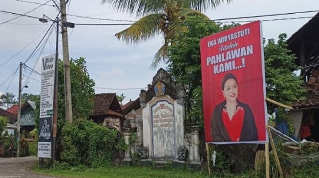 Tersangka Korupsi Ni Putu Eka Wiryastuti Dapat Dukungan Berupa Baliho, Ini Kata Kelihan Banjar