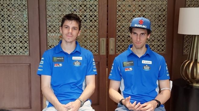 Tim Suzuki Ecstar Joan Mir (kiri) dan Alex Rins saat tes pramusim MotoGP 2022 Sirkuit Mandalika [PT Suzuki Indomobil Sales/SIS].