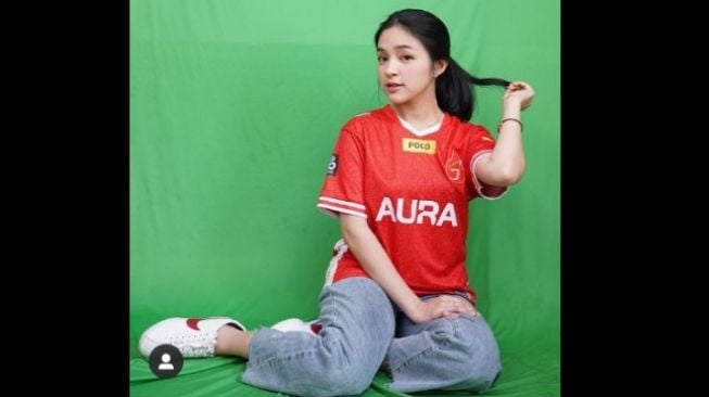 Profil dan Biodata Eca Elsaajapasal, BA Baru Aura Esports yang Cantiknya Nggak Ketulungan