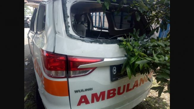 Ambulans Pembawa Jenazah Terguling di Prambanan, Sopir Luka di Kepala