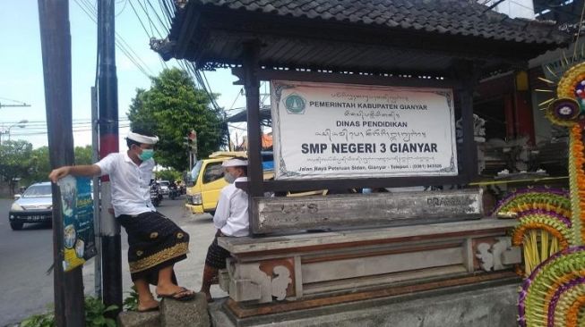 Perbekel Protes, SMPN 3 Temesi Gianyar Kelebihan Kapasitas Dan Tiap Tahun Selalu Berebut