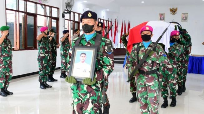 Dua Prajurit TNI AL yang Gugur di Nduga Naik Pangkat Anumerta