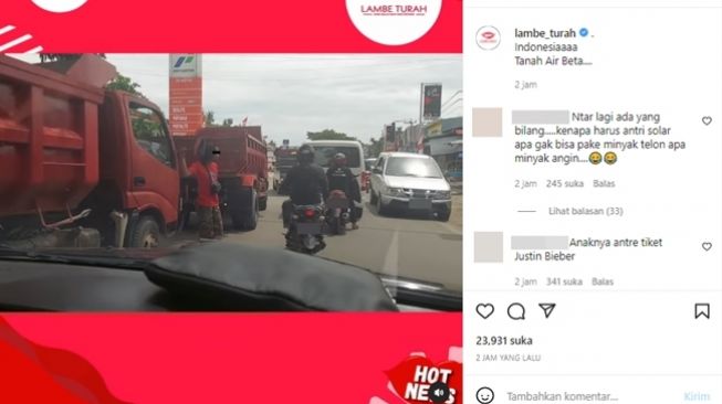 Viral potret bapak-bapak sopir truk yang mengantre membeli solar. (Instagram/@lambe_turah)