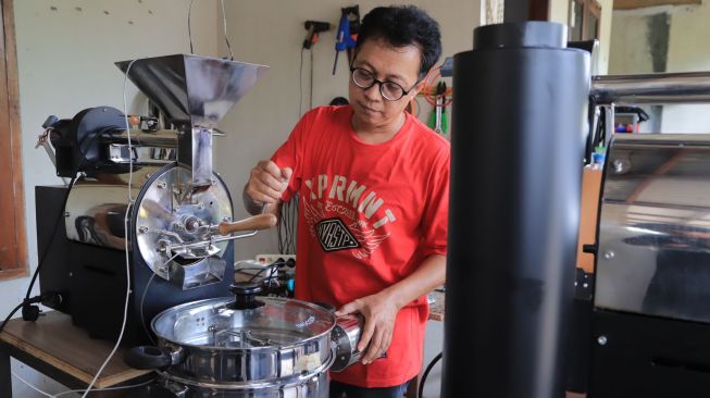 Pemuda Asal Tangerang Buat Mesin Roaster Kopi, Terjual Ratusan Unit Hingga Dipesan ke Luar Negeri