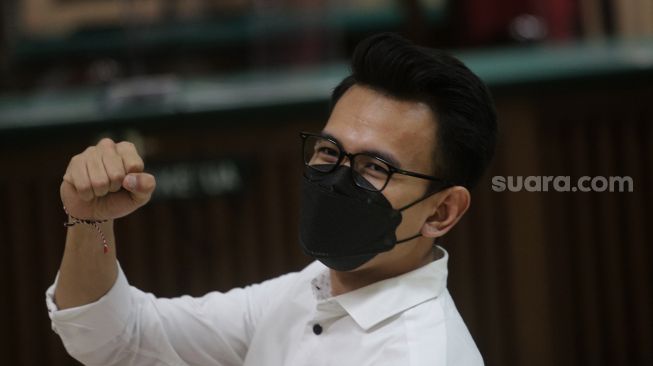 Eksepsinya Ditolak, Adam Deni Akan Laporkan Ahmad Sahroni ke KPK