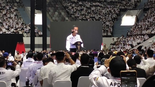 DPR Cecar Soal Dukungan APDESI Jokowi 3 Periode, Mensesneg: Itu di Luar Pengetahuan Kami