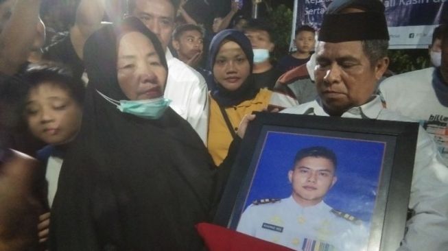 Gugur Ditembak OPM, Marinir Iqbal Sosok Penopang Ekonomi Keluarga, akan Nikah November 2022