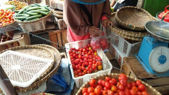 Sempat Viral Terkait Tomat! Harganya di Bandar Lampung Turun