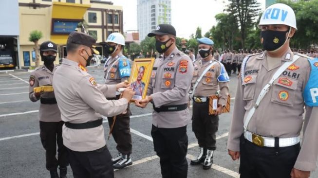 Tidak Melaksanakan Dinas Selama 309 hari, Personil Kepolisian Ini Dipecat