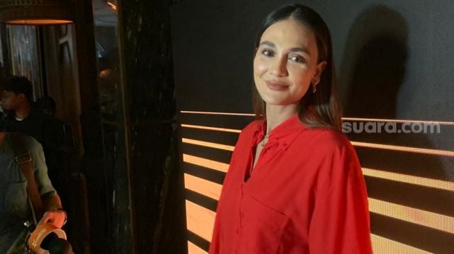 Rajin Tarawih, Luna Maya Ingin Sekali Khatam Alquran di Ramadhan Tahun Ini