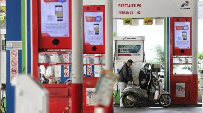 Jleb! Reaksi Warganet Soal Harga Pertamax Naik, Singgung Megawati sampai Jefri Nichol