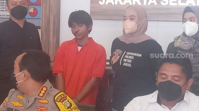 Tukang siomai cabuli bocah 6 tahun di Jagakarsa. (Suara.com/Arga)