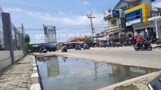 Dear Pemkot, Genangan Air di Pasar Taman Rawa Indah Bontang Dikeluhkan Warga