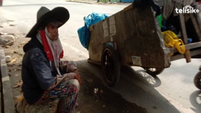 Kesal Uang Dalam Rekening Kosong, Pemulung di Kota Kendari Bakar Kartu ATM