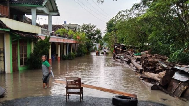 Banjir Rendam Rumah di Lima Padukuhan di Sleman, Lahan Pertanian Rusak dan Warga Terpaksa Mengungsi