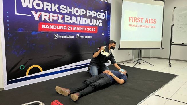 Kopdar Penuh Manfaat, YRFI Bandung Gelar Workshop Pertolongan Pertama Gawat Darurat