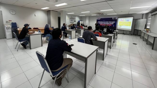 Kelas teori workshop Pertolongan Pertama Gawat Darurat (PPGD) yang digelar  YRFI Bandung [Yamaha DDS II Bandung].