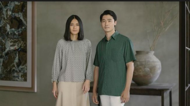 Gandeng Bai Populo, Uniqlo Rilis Koleksi Batik Motif Untuk Pakaian Sehari-hari