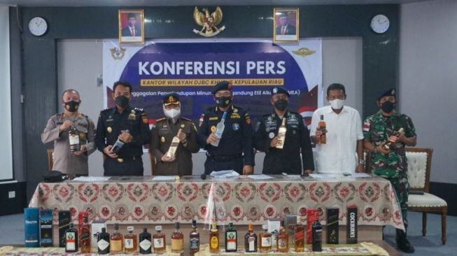 Bea Cukai Berhasil Gagalkan Penyelundupan Minuman Alkohol Senilai Rp10,4 Miliar