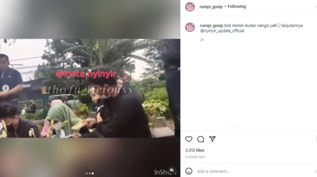 Gala Sky ziarah ke makam Vanessa Angel dan Bibi Ardiansyah (instagram.com)