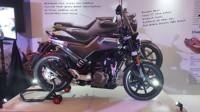 SVARTPILEN 250 pada ajang IIMS Hybrid 2022, di Jakarta, Jumat (1/4/2022). [Husqvarna Motorcycles]