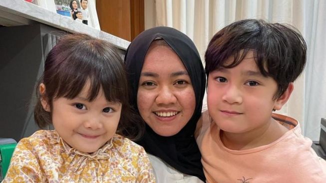 Brie dan Rafathar Mau Dijodohkan? 5 Momen Putri Acha Septriasa Main ke Rumah Rafathar dan Rayyanza