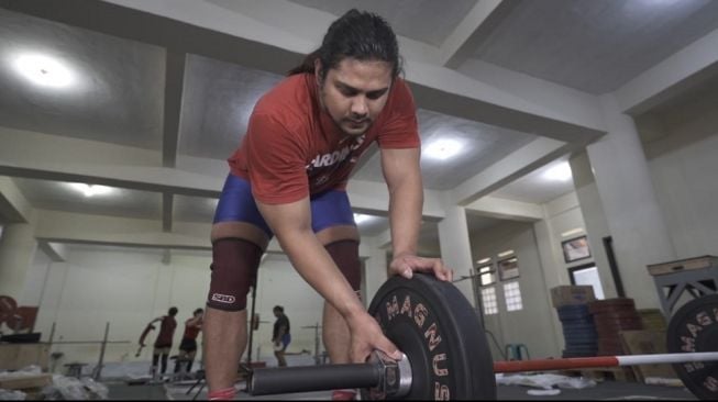 Dukung Prestasi Atlet Angkat Besi Jabar, Magnus Sumbang Alat Fitness