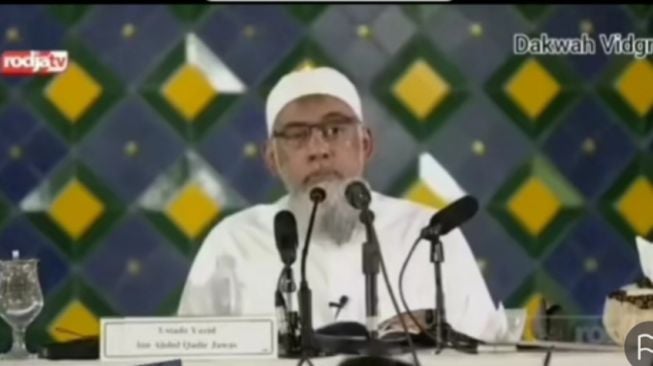 Viral Lagi! Ceramah Ustaz Yazid Sebut Sungkem ke Orangtua Haram Hukumnya