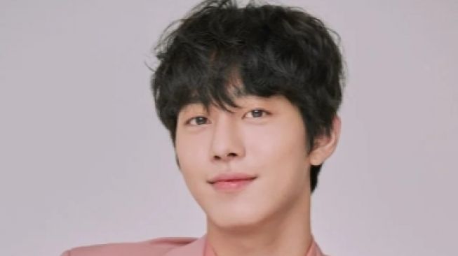 https://media.suara.com/pictures/653x366/2022/04/03/34365-ahn-hyo-seop-do-asianwiki.jpg