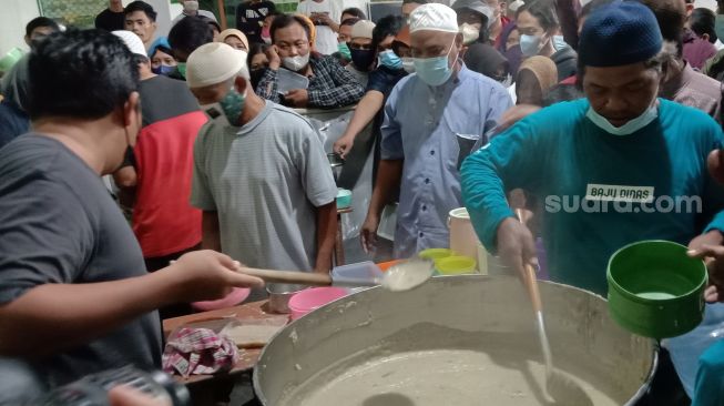 Menjadi Menu Andalan Saat Buka Puasa, Ini Ciri Khas Bubur Banjar Samin