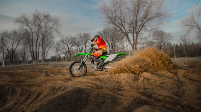 Punya 4 Varian, Ini Deretan Harga Kawasaki KLX 150 Baru dan Bekas di Bulan April 2022 Lengkap dengan Spesifikasinya