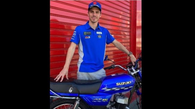 Tampil Ganteng Bersama Suzuki AX100 di Rio Hondo, Joan Mir Menyebutkan Sepeda Motor Favoritnya "H"