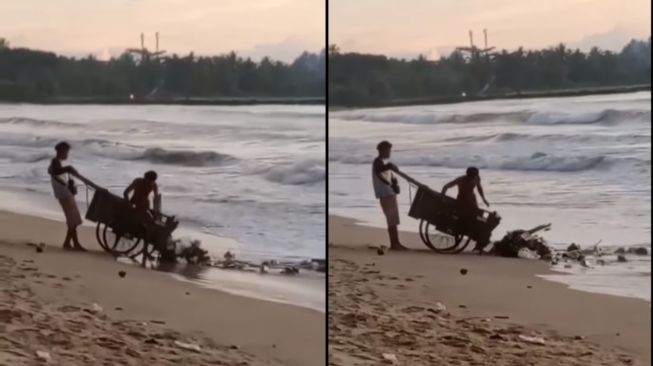 Duh! Dua Orang Diduga Sengaja Bawa Segerobak Sampah untuk Dibuang ke Pantai Carita