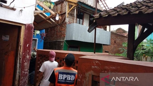 Sejumlah Rumah Warga Garut Rusak Diterjang Angin Puting Beliung