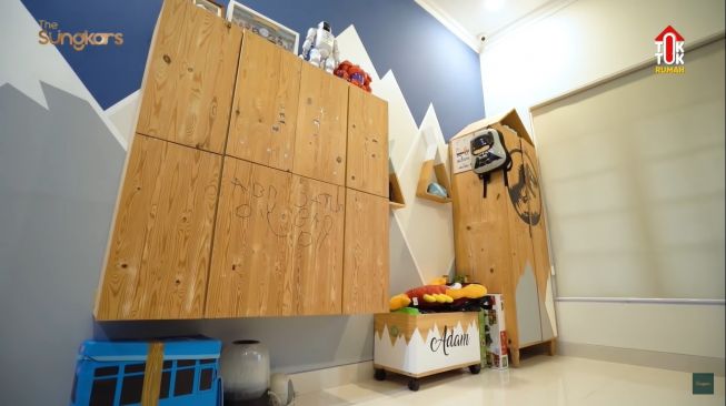 Potret kamar anak Shireen Sungkar. (YouTube/The Sungkars)