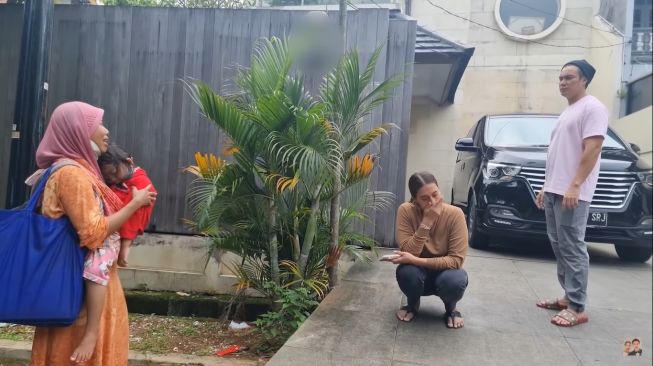 7 Momen Ibu-Ibu Minta Duit ke Baim Wong, Ada yang Ancam Ingin Mati Saja